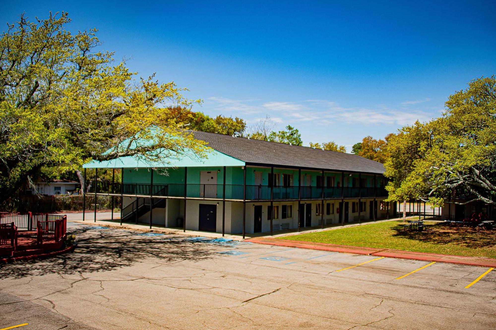 Super 8 By Wyndham Biloxiモーテル エクステリア 写真